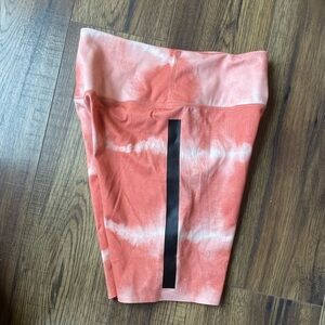 Nike Dry Fit Coral Tie-Dye 7”  One Luxe Midrise Bike Shorts with Black Stripe